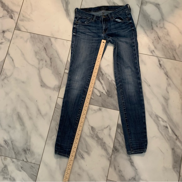 LUCKY BRAND “Charlie Skinny” Jean Sz: 2/26 - Picture 7 of 8